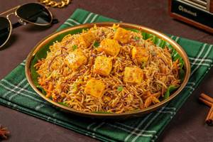 Style Mannan Paneer Biryani (Serves 1 - 530gms)