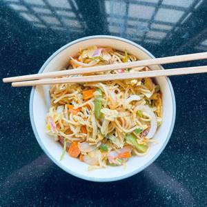 Egg Hakka Noodles