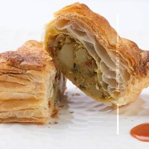 Paneer Makhani Puff