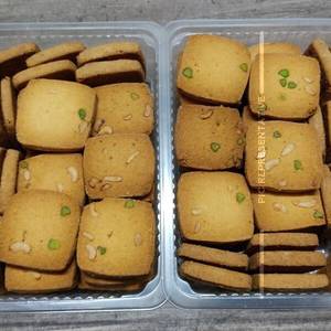 Plain Pista Biscuit