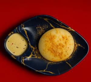 Thatte Idli [1 Piece]and Podi [South Indian Breakfast]