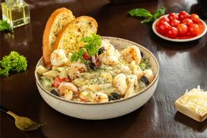 Roasted Shrimps White Sauce Pasta