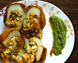 Nazakat E Aloo [Stuffed Aloo]