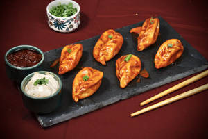 Paneer Pan Tossed Momos [8 Pcs]