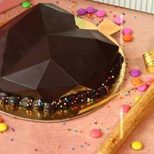 Choco Truffle Pinata Cake With Hammer