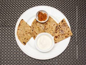 2 Stuffed Aloo Pyaaj Paratha With Mango Pickle