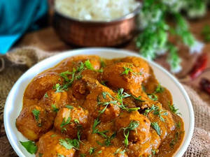 Aloo Dum Banarsi [Khata Meetha]