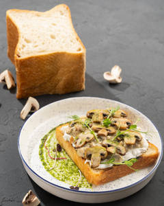 Open Faced Shroom STROGANOFF
