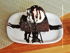 Brownie (W) Ice Cream