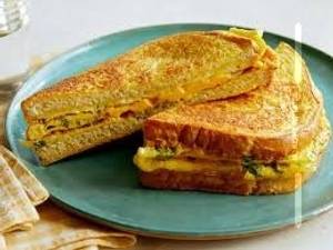 Chicken Cheese Bread Omelette