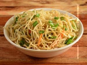 Veg hakka noodles