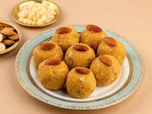 Besan Dry Fruit Laddu