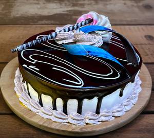 Chocolate Vanilla Cake