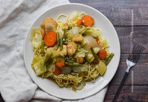 Chicken chowmin gravy