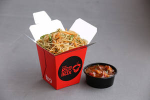 Veg Chilli Garlic Noodles With Kung Pao Paneer Gravy