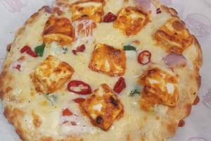 Kadhai Paneer Pizza
