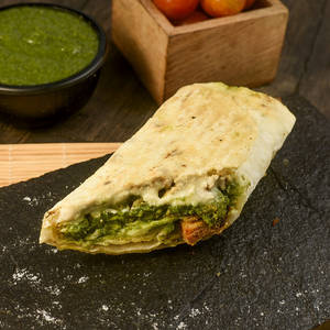 Mini-mayo FREE Shawarma Chicken Roll-hara Bhara With Hummus