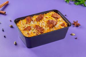 Lucknowi Ghee Roast Chicken Mini Biryani.