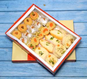 Khoya Chhena Mix Mithai (Gift Pack)