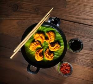 Desi Chicken Momos (6 Pc's)- Steamed