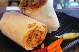 Kuboos Shawarma Roll
