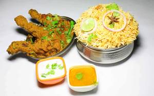 Semi Gravy Chicken Biryani (3 Leg Pcs)