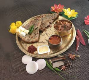 Paneer Kulcha With Chana