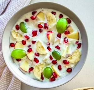 Mix fruit raita