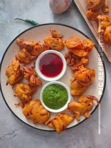 Paneer Roll With Onion Pakoda [4 Pieces]