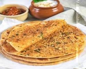 Paneer Pyaj Paratha