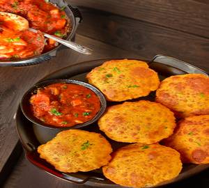 Agra ki special Bedmi poori (4 pcs)with aloo sabji