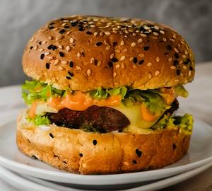 Mommy's Beef Burger With Burger Sauce, Blue Cheese And Fries