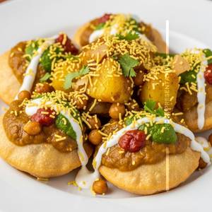Aloo Poori Chat