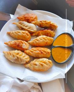 Veg Fried Momos [10 Pcs]