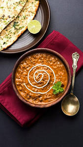 Tandoori Roti With Dal Makhni (2 Roti)