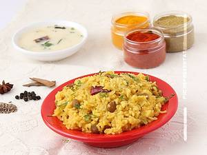 Masala Khichdi With Kadhi