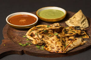 Chur Chur Naan With Amritsari Chole ( 1 Naan With Chole)