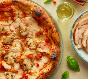 Smoked Chicken & Mushroom Pizza