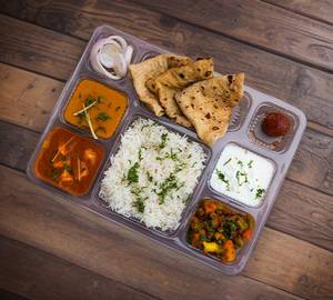 Chur chur naan thali