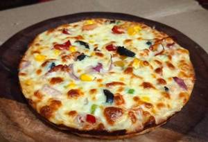 Veg Deluxe Pizza