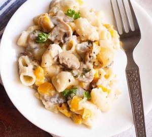 Mushroom alfredo pasta