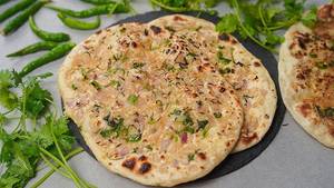 Onion Stuffed Kulcha (with Gravy)