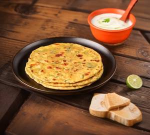 Ajwain parantha + Curd+Pickle+onion rings (2 pcs)