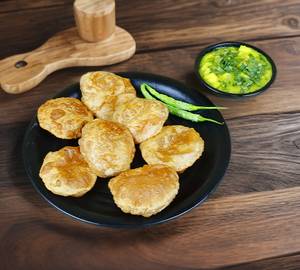 Aloo Bhaji and 6 Pcs Poori
