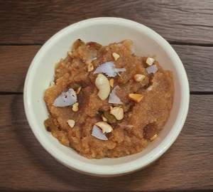 Sooji ka Halwa with Desi ghee 1 Plate 250 ML