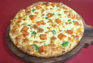 Paneer Tandoori Tikka Pizza