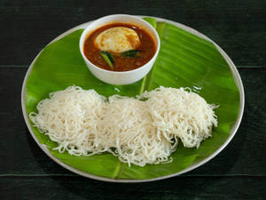 Idiyappam (5 Piece) With Egg Curry (1 Egg)