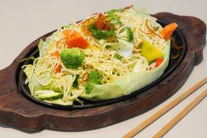 Noodles Bar Sizzler in Choice of Sauce