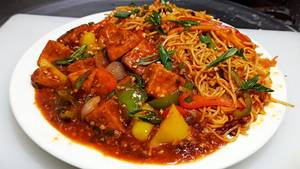 Chowmein With Chilli Paneer