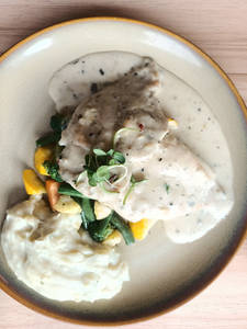 Garlic Chicken In White Sauce